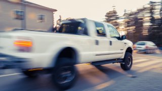 Големи са и пречат на всички наоколо