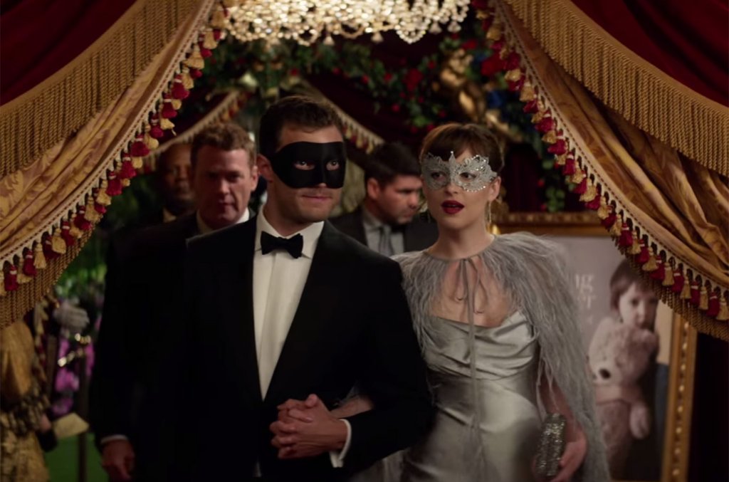 fifty-shades-darker-trailor-2017-a-billboard-1548