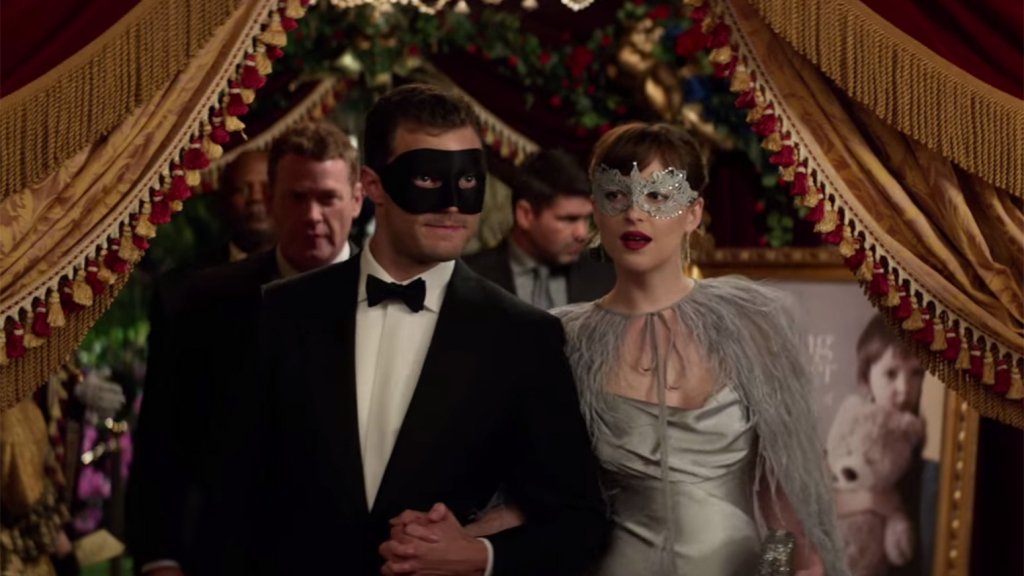 fifty-shades-darker-trailor-2017-a-billboard-1548