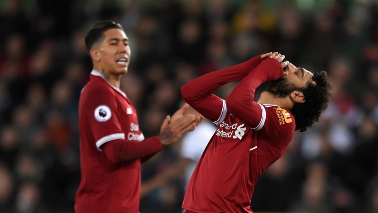 2. Липсата на острота се превръща в хроничен проблем за Ливърпул
Този сезон на Ливърпул му липсва остротата в последните 20 метра, благодарение на която отборът вкара толкова голове през миналата кампания. Затова пред триото Салах-Мане-Фирмино не се откриват толкова чисти положения и усилията на тримата остават безплодни в дълги периоди от мачовете. И срещу ПСЖ "мърсисайдци" направиха редица обещаващи атаки в случаите, когато активната преса даде резултат. Головият пас обаче липсваше, нямаше достатъчно скорост и достатъчно изненада, когато Ливърпул разиграваше пред вратата - така защитниците на домакините предугаждаха ходовете на съперника, пресичаха подаванията и цял мач не позволиха Буфон да бъде реално застрашен от игрова ситуация.