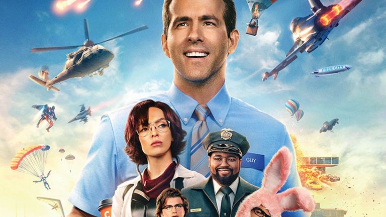 БОНУС: "Свободен играч" (Free Guy)
Премиера: 13 август
Райън Рейнолдс е в ролята на персонаж от видеоигра, който разбира истината за своето съществуване и трябва да се пребори с шантав шеф на технологична компания, който иска да заличи целият този дигитален свят. Всичко това придружено с хумор и екшън сцени така абсурдни, сякаш наистина са излезли от видеоигра.
Рейнолдс със сигурност е интересен на зрителите в ролята на Дедпул. Но дали друг филм с него в главната роля може да дръпне зрители към кината? За 3 седмици на екран у нас друг такъв филм - "Бодигард на убийцата", все още не е минал границата от 100 хиляди лева. За сравнение - "Черната вдовица" изкара повече пари за 3 дни на екран.