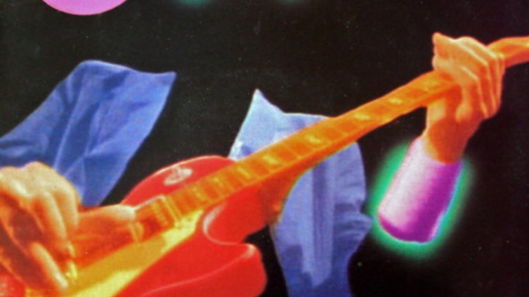 Dire Straits - Money For Nothing 
След като предния път най-срамно пропуснахме Dire Straits, сега няма как да ги подминем. Големият дебат тук беше между Money For Nothing и Sultans Of Love, но все пак резкият, насечен звук от китарата на Марк Нопфлър тук надделя.
