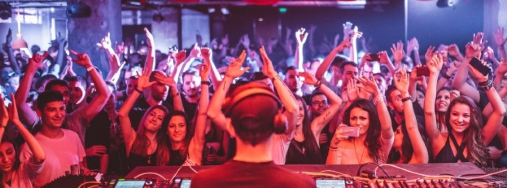 YALTA CLUB ROOM 2