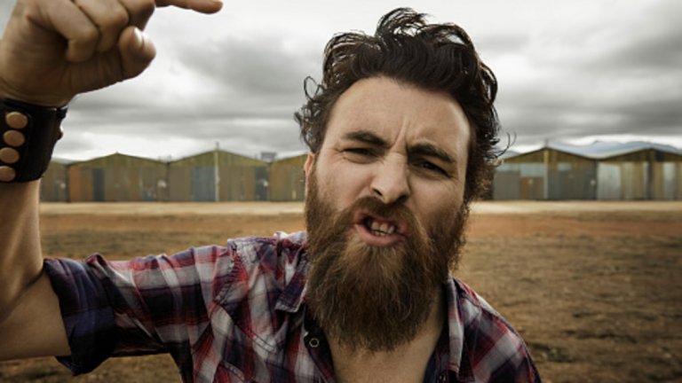 Критикарят: Той винаги ще ти направи забележка относно нещо - поведение, външен вид, изказване. Държи се с теб като строг родител и си позволява да ти дава акъл за какво ли не. Обикновено тези хора се съмняват в себе си и искат и другите да страдат от неувереност. По-добре не.