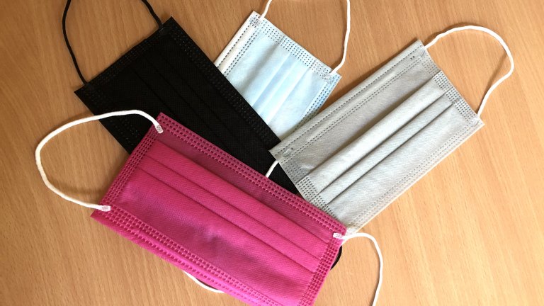 Според новата заповед на РЗИ задължителното носене на маски ще е в сила от 4 до 19 август включително.