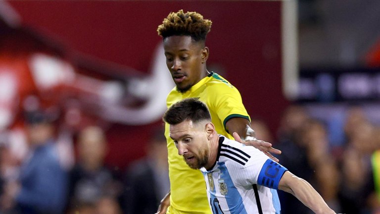 На 22 беше учител по физическо и играеше в седма дивизия, а сега е нападател във Висшата лига и мечтае за световно първенство