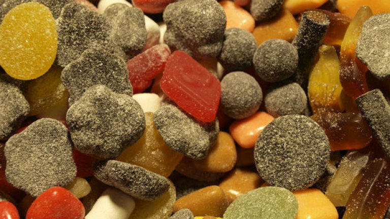 Традицията започва през 1980 година, когато Ким Чен-ун е на няколко годинки