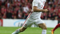 Левандовски изригна в точния момент и вкара гола на успокоението за Полша