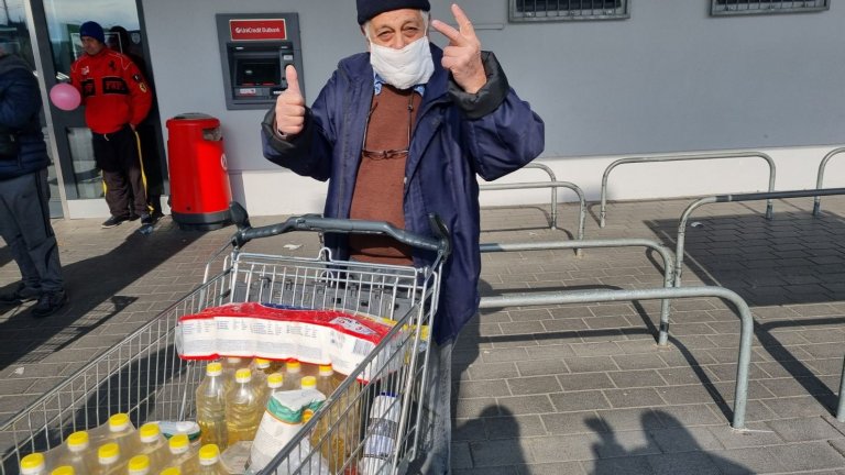 Цената на олиото скочи и у нас, а промоциите доведоха но грозни сцени.