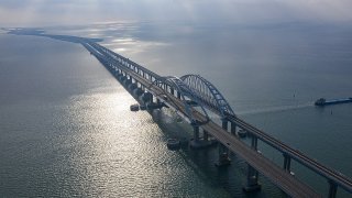 1280px-Крымский_мост_21_декабря_2019_года