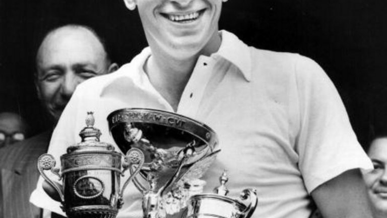 Дик Савит е единственият тенисист, който печели Уимбълдън при своя дебют (1951-а).