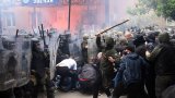 За пореден път младата балканска държава е обхваната от напрежение и протести. Какво този път разпали недоволството.