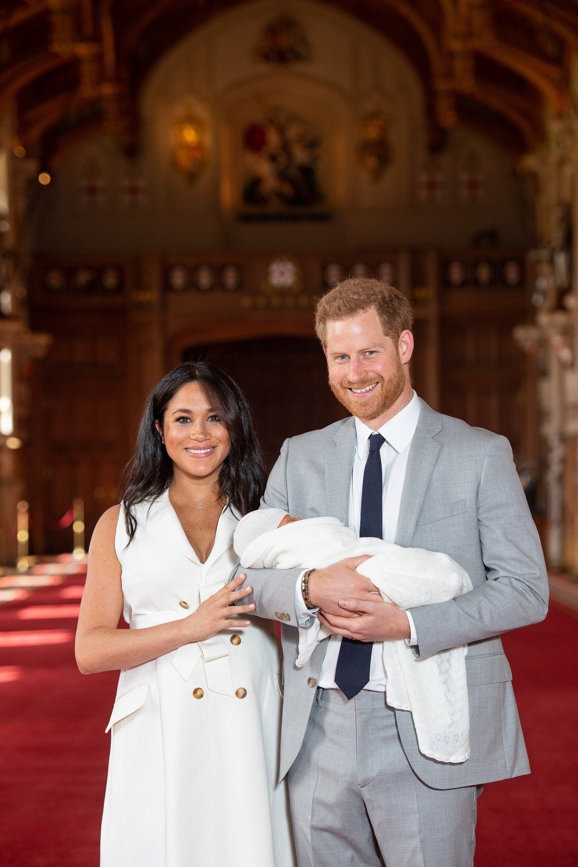 Меган Маркъл и принц Хари с първи кадри на кралското бебе