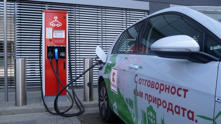 И открива първата безплатна станция за електровелосипеди