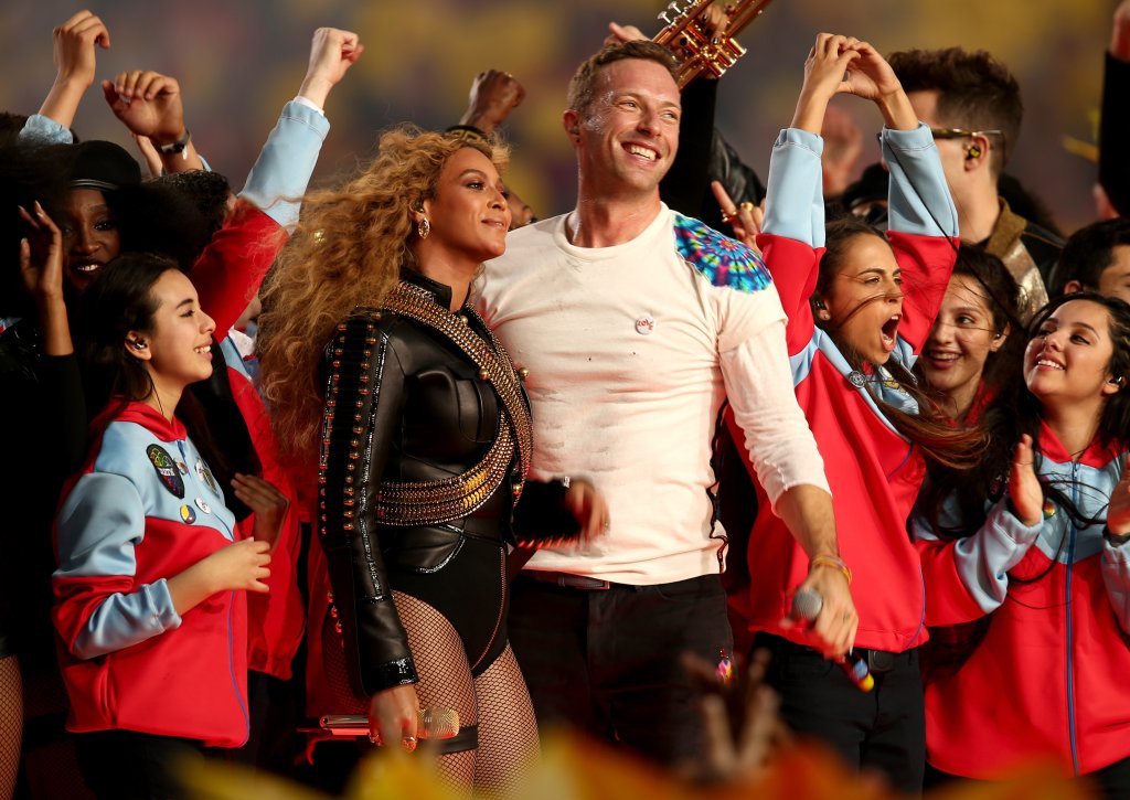 Бийонсе и разкошният вокалист на Coldplay Крис Мартин