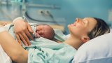 Кенгуру-грижа - важна и за деца, и за родители