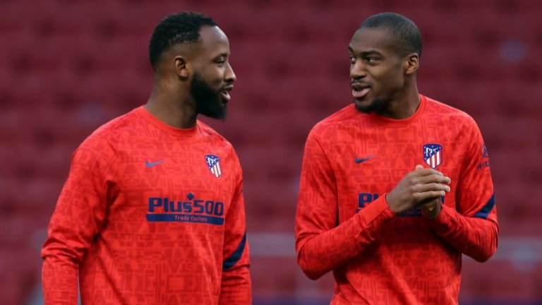 Муса Дебемеле (вляво) има изиграни едва 42 минути в Ла Лига, откакто пристигна в Мадрид като отдаден под наем от Лион през януари.