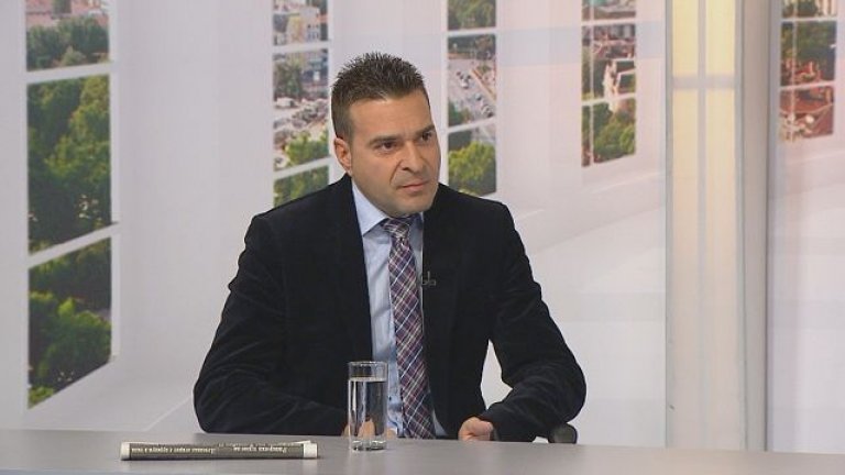 Продължават да издирват нападателите на Слави Ангелов