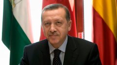 Премиерът Реджеп Ердоган продължава да приближава Турция към ЕС. 