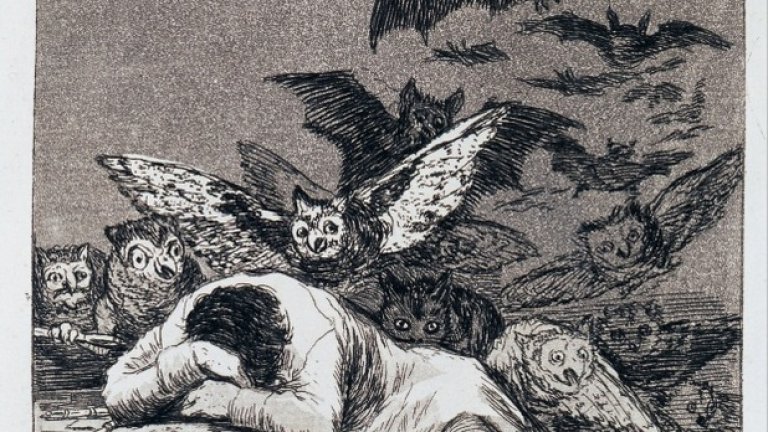 5. Франсиско Гоя, "Сънят на разума ражда чудовища" (1799)
Изобразеният от Гоя спящ мъж - художникът - атакуван от чудовища през нощта, е образ на крехкостта на разума, създаден в края на Просвещението, великото движение от XVIII век, което се стреми да промени света с енциклопедии, научни демонстрации и първите фабрики. Песимистичният, но и съчувствен възглед на Гоя е, че разумът управлява само част от нашия разум. Той трябва да споделя света с кошмари. В зората на съвременната епоха, този велик образ отразява по-ранните представяния на изкушенията на св. Антоний, чиито нападатели така и не са изчезнали.