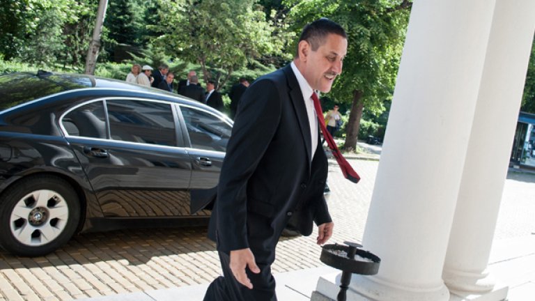 Радостни, зажаднели, депутати...