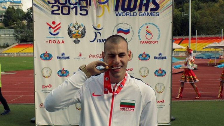 Депутатут Михаил Христов, който е двукратен световен шампион на скок дължина за хора с увреждания, е сред вносителите на законовите промени.
