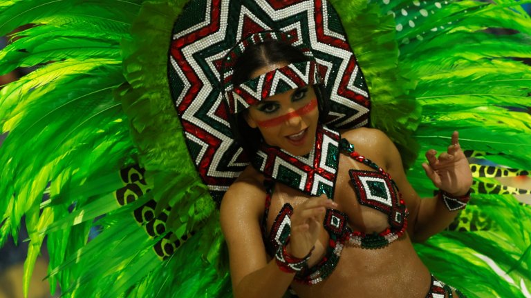 Карнавалът започна - Рио де Жанейро се отдава на парти и самба (снимки)