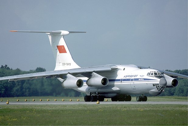 Два самолета Илюшин Ил-76с на китайската военна авиация търсят останки от въздуха