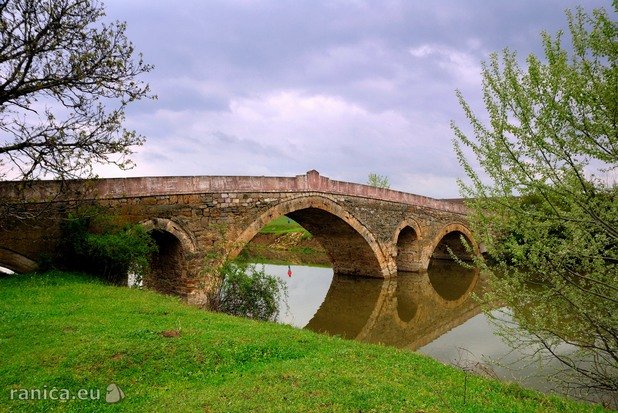 Гърбавия мост край Българене