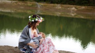 breastfeeding-2435896