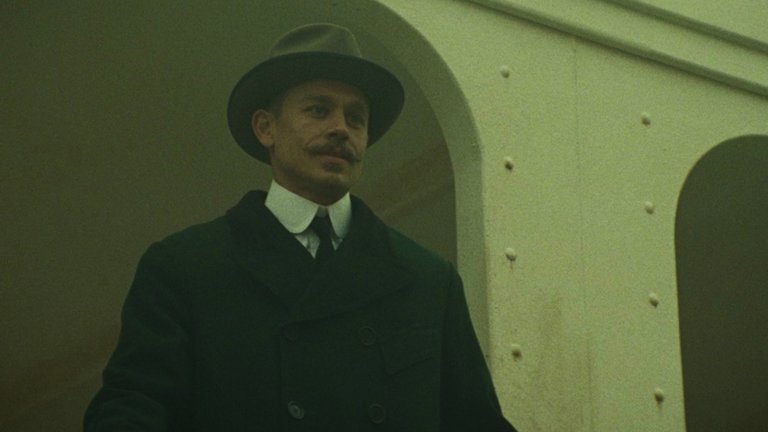 "Изгубеният град Z" (The Lost City of Z), 2016В ролята на британския изследовател Пърси Фосет, който прави опити да открие изгубен град в Амазония, но изчезва през 1925 г. по време на експедиция със сина си.