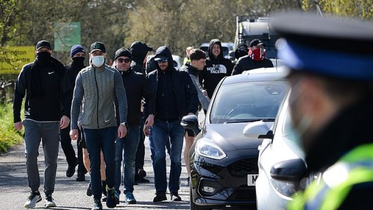 Звездите на Юнайтед потресени от това колко лесно "мъжете в черно" са нахлули в базата