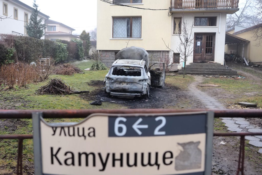 Кметът на Бистрица подозира за палежа строителната мафия