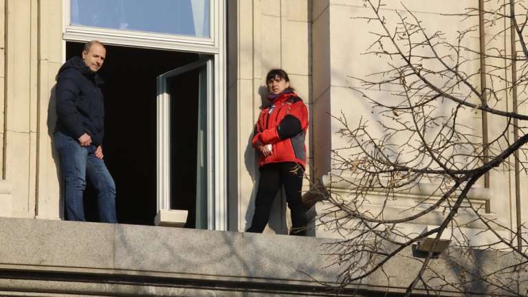 Защо медицинска сестра протестира на прозореца на Партийния дом