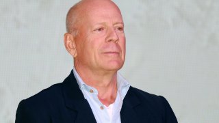 Преди година той се оттгели от киното поради прогресиращи затруднения с говора