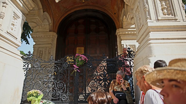 Руската църква "Свети Николай" в София затваря врати (снимки)