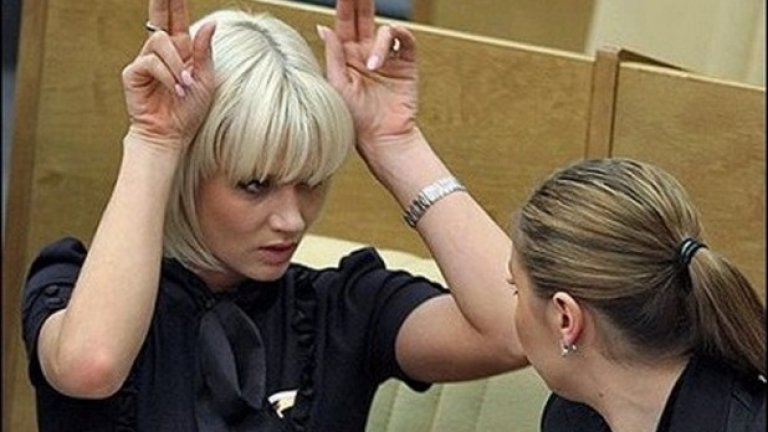 Светлана Хоркина. Двукратната олимпийска шампионка по спортна гимнастика е член на "Единна Русия" и бе депутат от 2007 до 2012 г. След това бе назначена в президентската администрация.