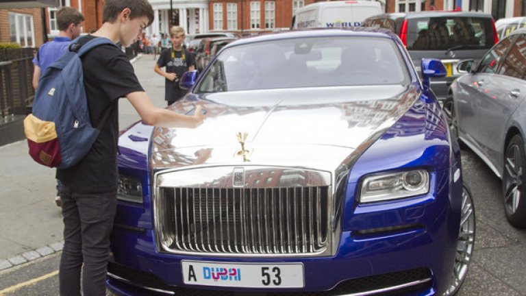 Този Rolls-Royce е дошъл от Дубай