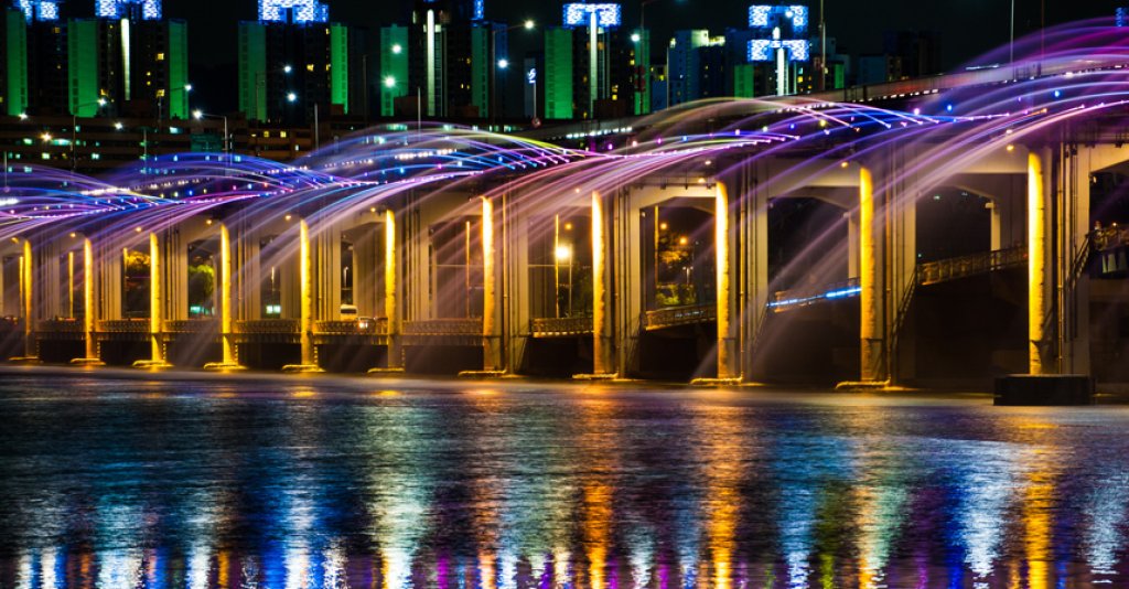 Banpo Bridge Moonlight Rainbow Fountain, Сеул