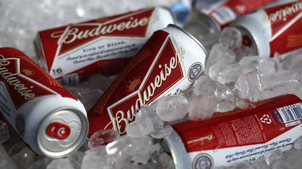 hc-budweiser-becomes-america-20160510
