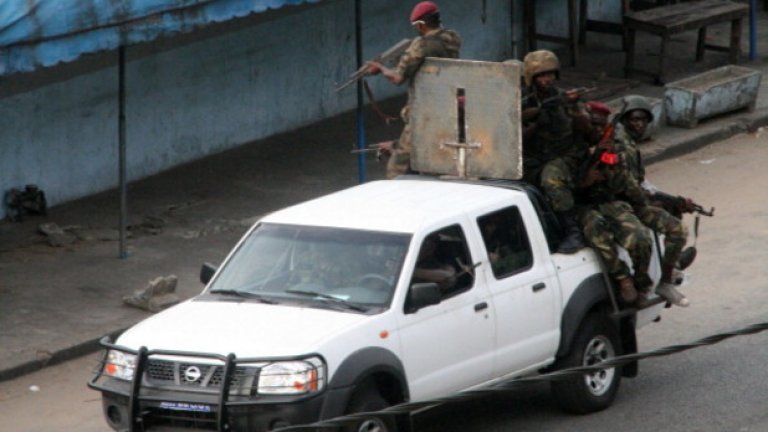 По предварителна информация има най-малко 10 убити при нападението на хотела