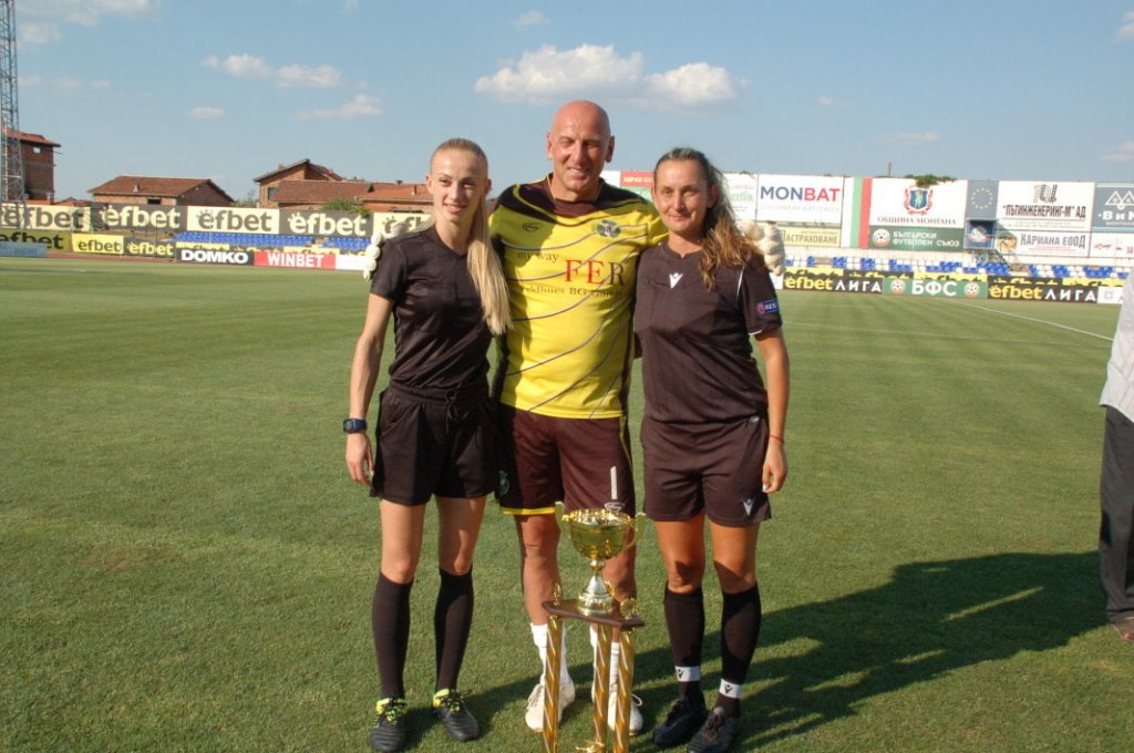 Когато звездите на Хъл Сити дойдоха в Михайловград и бяха бити като тъпани