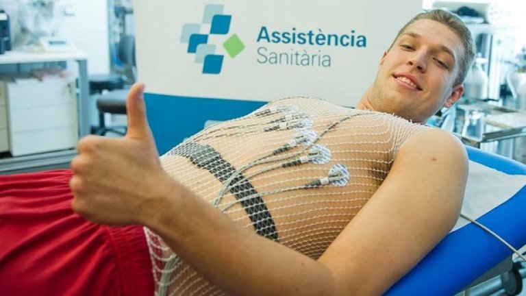 Всичко е ок, договорът е факт, 19-годишният българин става част от един от грандовете на европейския баскетбол.