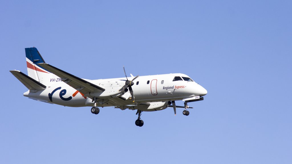 Regional_Express_Airlines_(VH-ZRC)_Saab_340B_at_Sydney_Airport