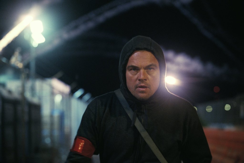 “Битка след битка”

Оценка в Rotten Tomatoes: 85%

Рейтинг в IMDb: 7,7 от 10 звезди

Боксофис: 209 милиона долара
Големият фаворит за "Оскарите" тази година не се оказа и най-големият любимец на публиката. Филмът на Пол Томас Андерсън получи сравнително солиден зрителски рейтинг, но се представи далеч по-слабо на световния боксофис.
При бюджет от около 130 милиона долара за продукцията и приблизително 175 милиона за реклама, заглавието е трябваше да донесе поне 600 милиона долара, за да възстанови инвестицията на Warner Bros. Вместо това приходите се оказват почти три пъти по-ниски от необходимото.