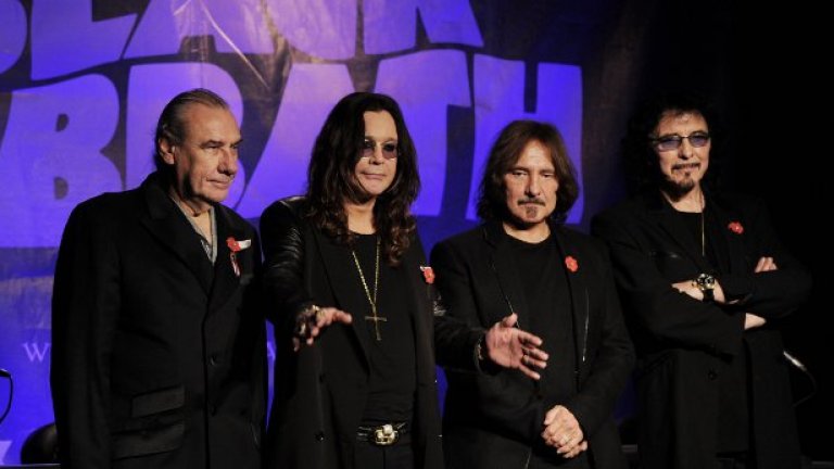Към момента Black Sabbath вече имат около 15 готови за запис песни