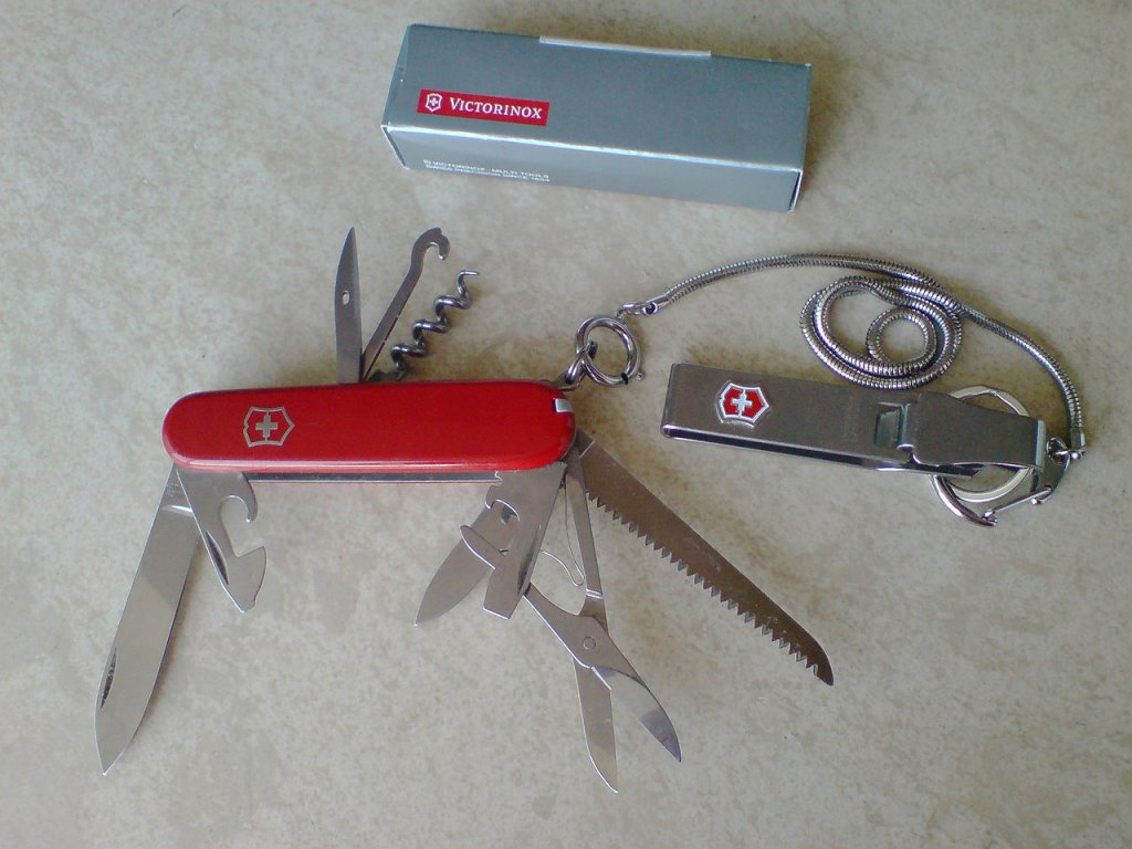 1280px-My_swiss_army_knife