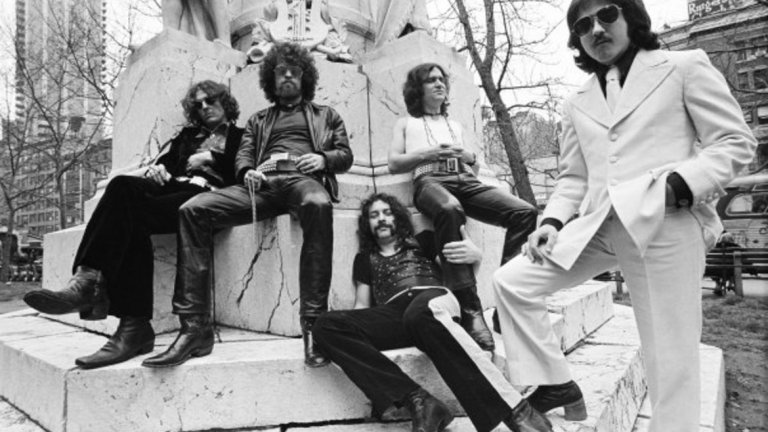 Blue Oyster Cult - (Don't Fear) The Reaper
Макар и днес малко позабравена, групата има сериозен принос за развитието на рок музиката като цяло. А хващащата мелодия на култовото им парче (Don't Fear) The Reaper е сред най-разпознавамите и до днес.
