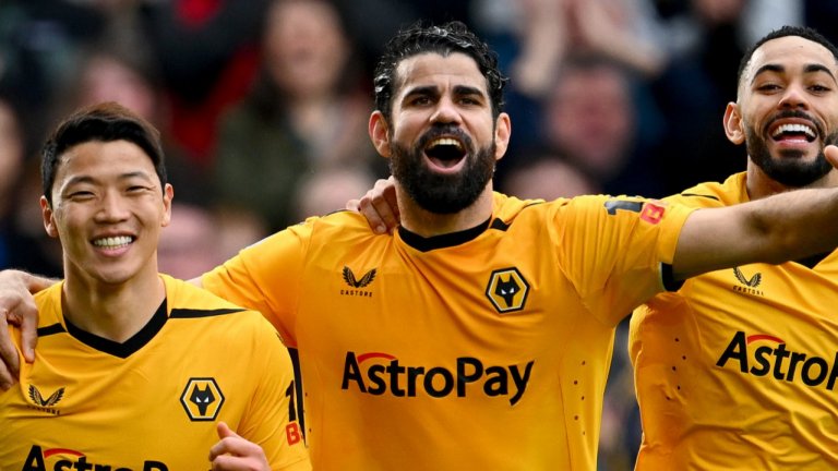 "Старчето е много забавен - залива ни с кофи с лед и напълни якето ми с шампоан"