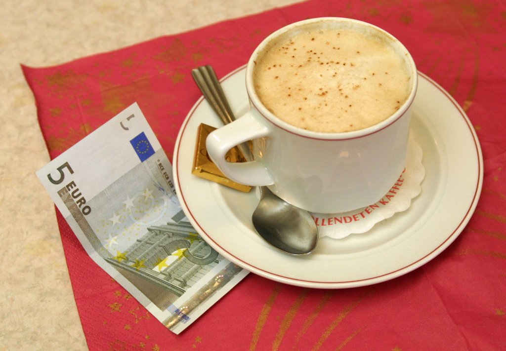 кафе, пари